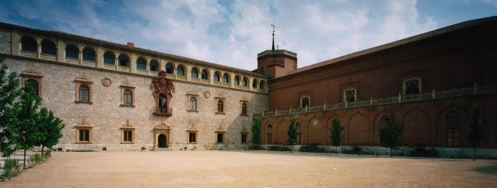 Fachada Renacentista del Ala de Vicarios del Palacio Arzobispal y el Ala Este 2