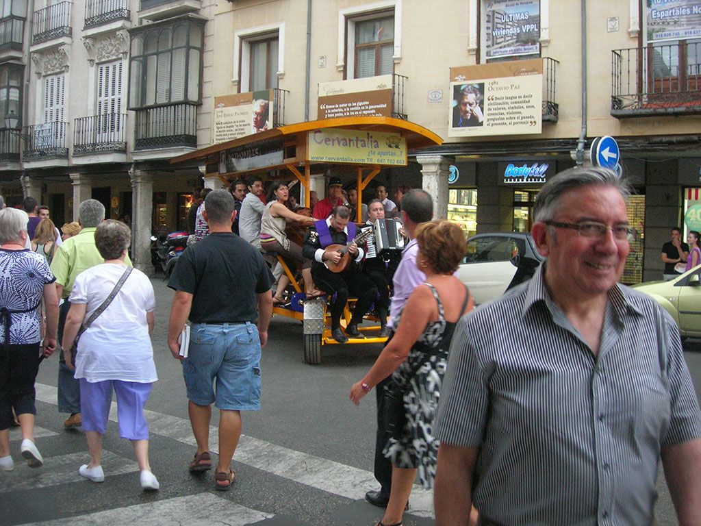 Bicibús por la calle Mayor y la Plaza Cervantes
